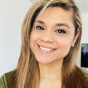 Meet your Posher, Abigail